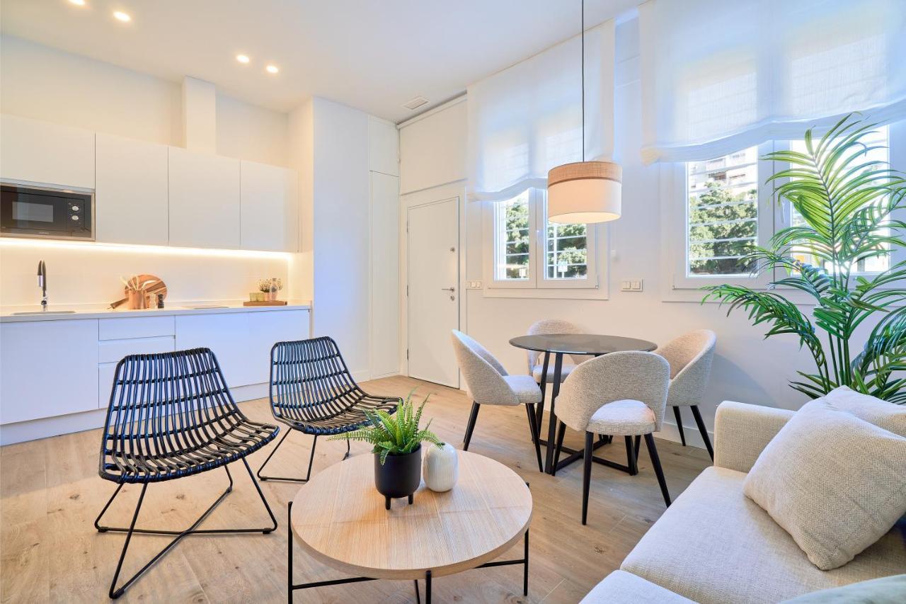 Апартаменты Lofts Parque De Huelin Малага Экстерьер фото