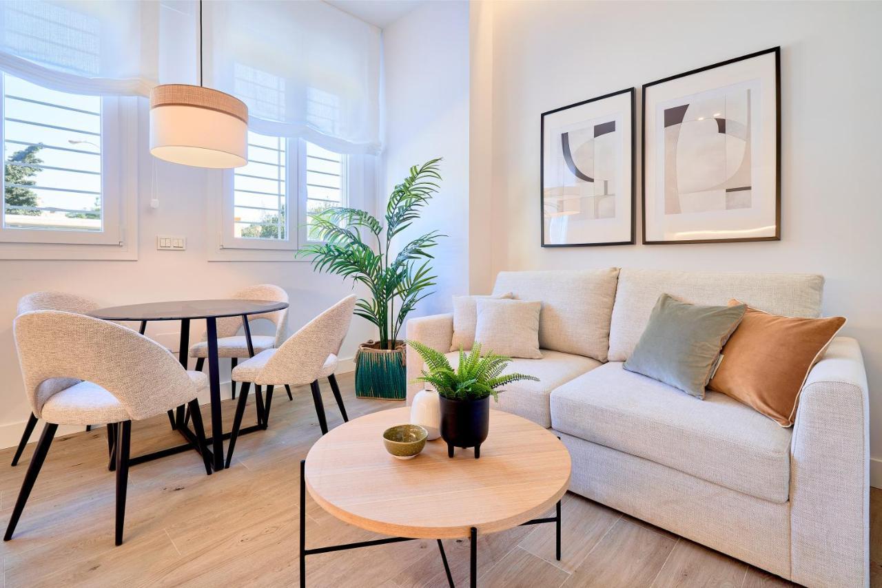 Апартаменты Lofts Parque De Huelin Малага Экстерьер фото