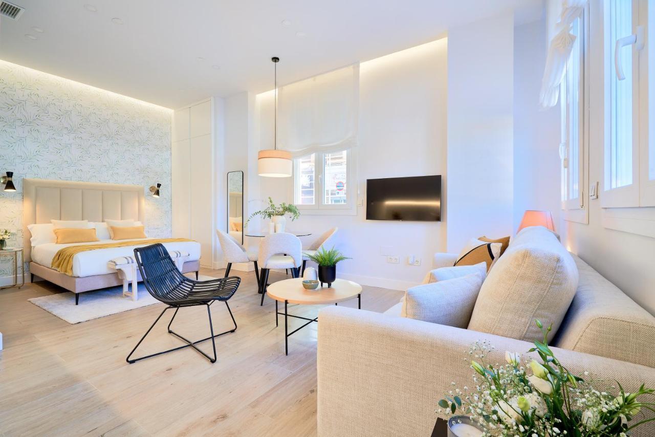 Апартаменты Lofts Parque De Huelin Малага Экстерьер фото